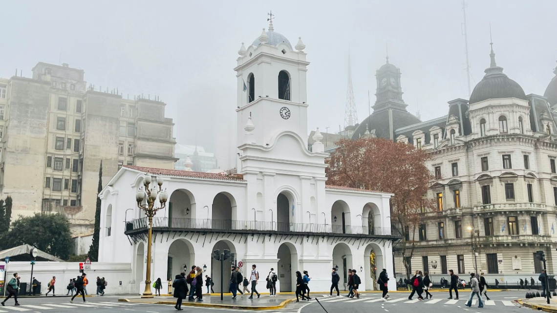 Festejos del 25 de mayo en Plaza de Mayo y el Cabildo: qué pasa, cuándo y cómo llegar